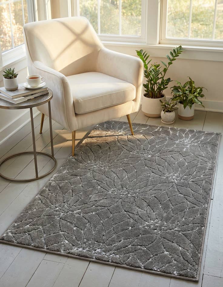 Detail image of 2' x 3'  Marilyn Monroe™ Glam Dahlia Rug