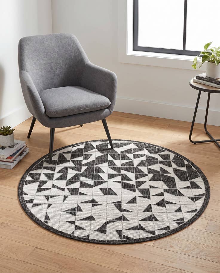 Detail image of 4' x 4' Easy-Clean Modern Indoor / Outdoor Round Rug