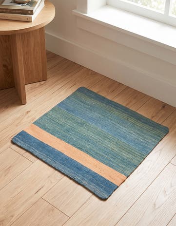 1' 6 x 1' 7 Hand Woven Pillow Wool Square Rug