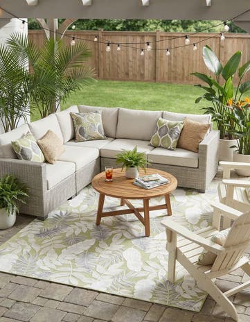 Green Easy-Clean Botanical Indoor / Outdoor Rug