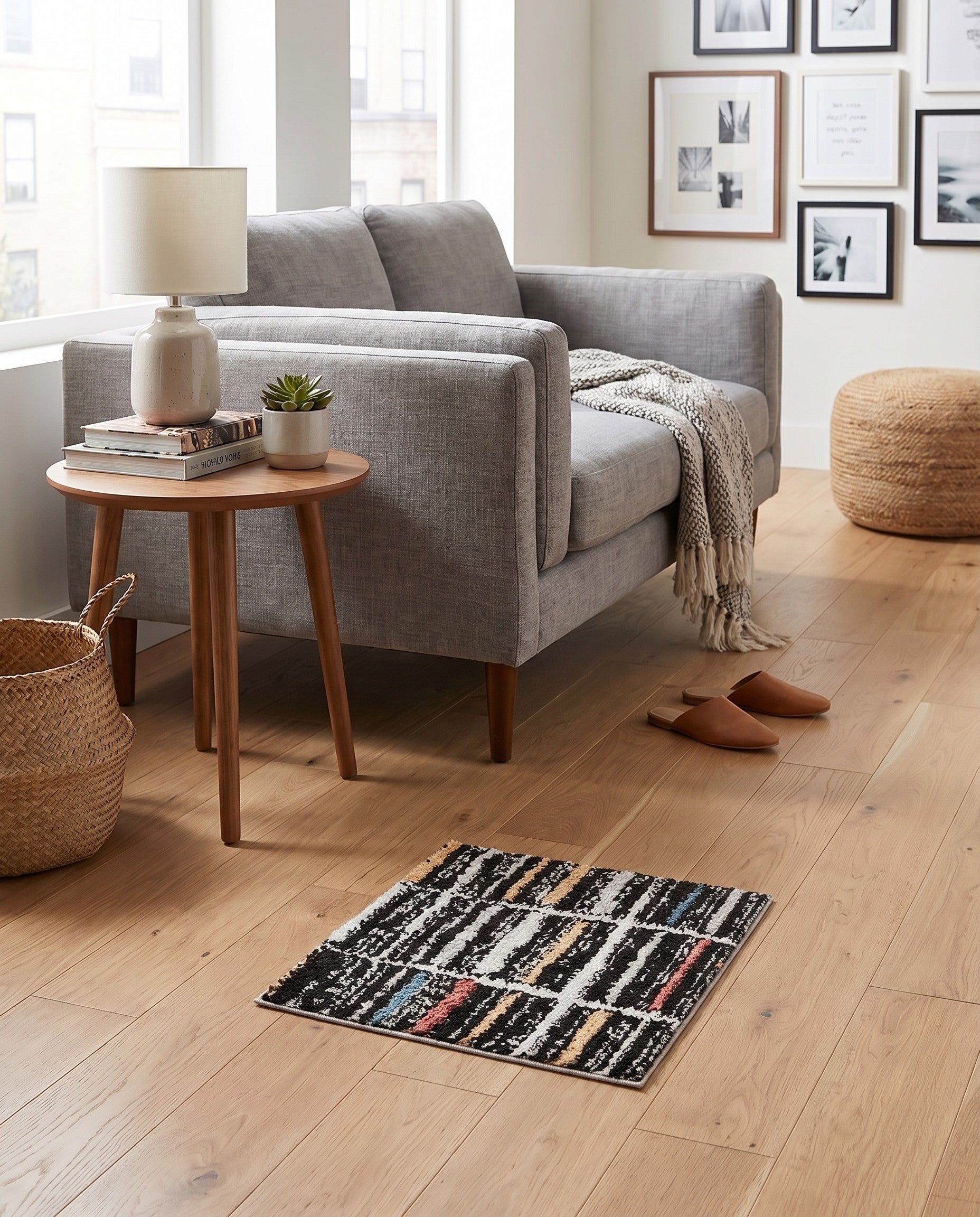 1' 4 x 1' 4 Aramis Sample Rug