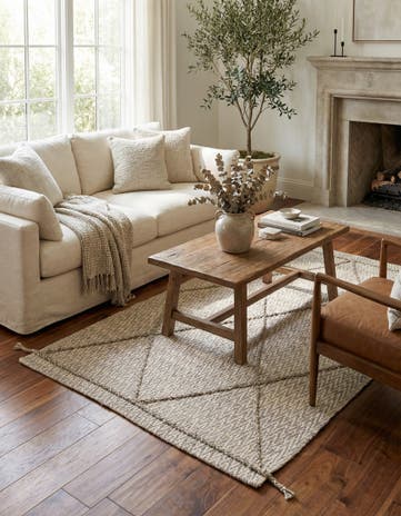 3' 9 x 6' 1 Hand Knotted Darya Wool Rug