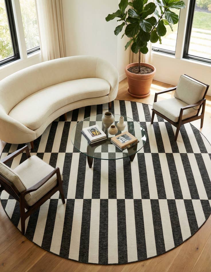 Detail image of 13' x 13'  Washable Striped Indoor / Outdoor Round Rug