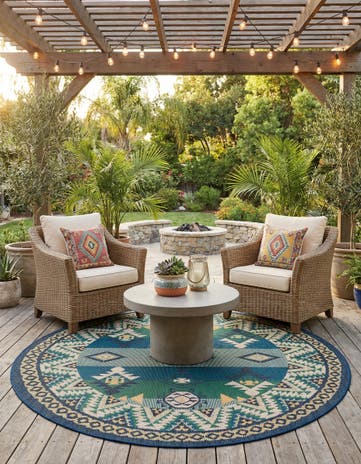 7' 10 x 7' 10 Easy-Clean Baja Indoor / Outdoor Round Rug