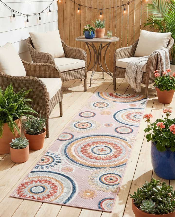 2' 2 x 8' Easy-Clean Botanical Indoor / Outdoor Runner Rug
