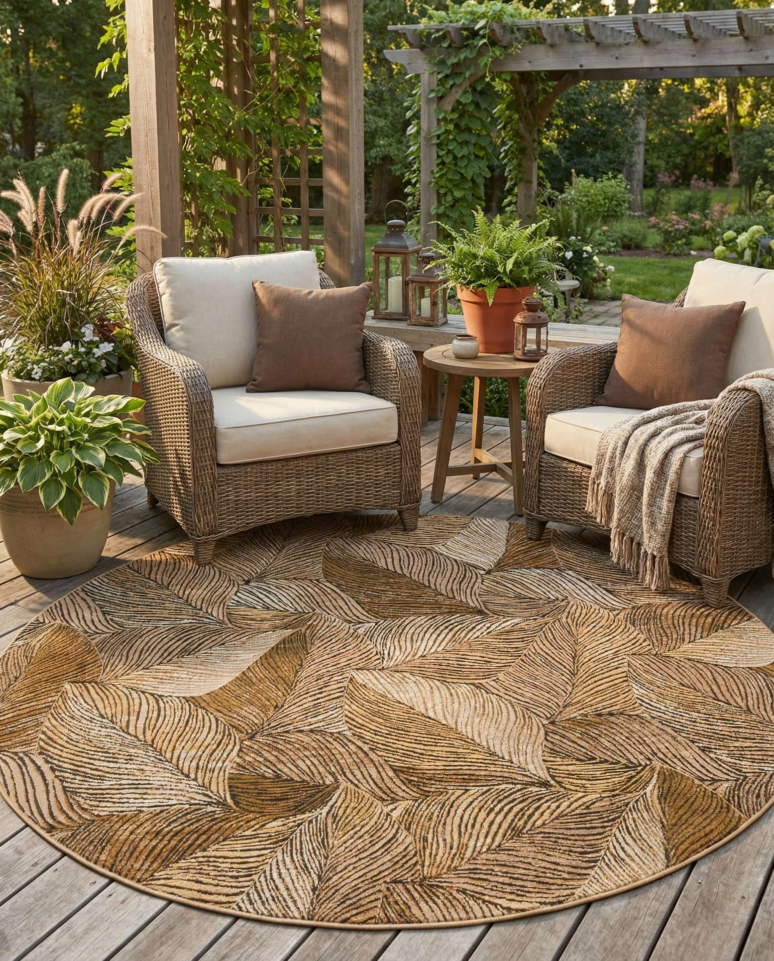 8' x 8' Easy-Clean Botanical Indoor / Outdoor Round Rug