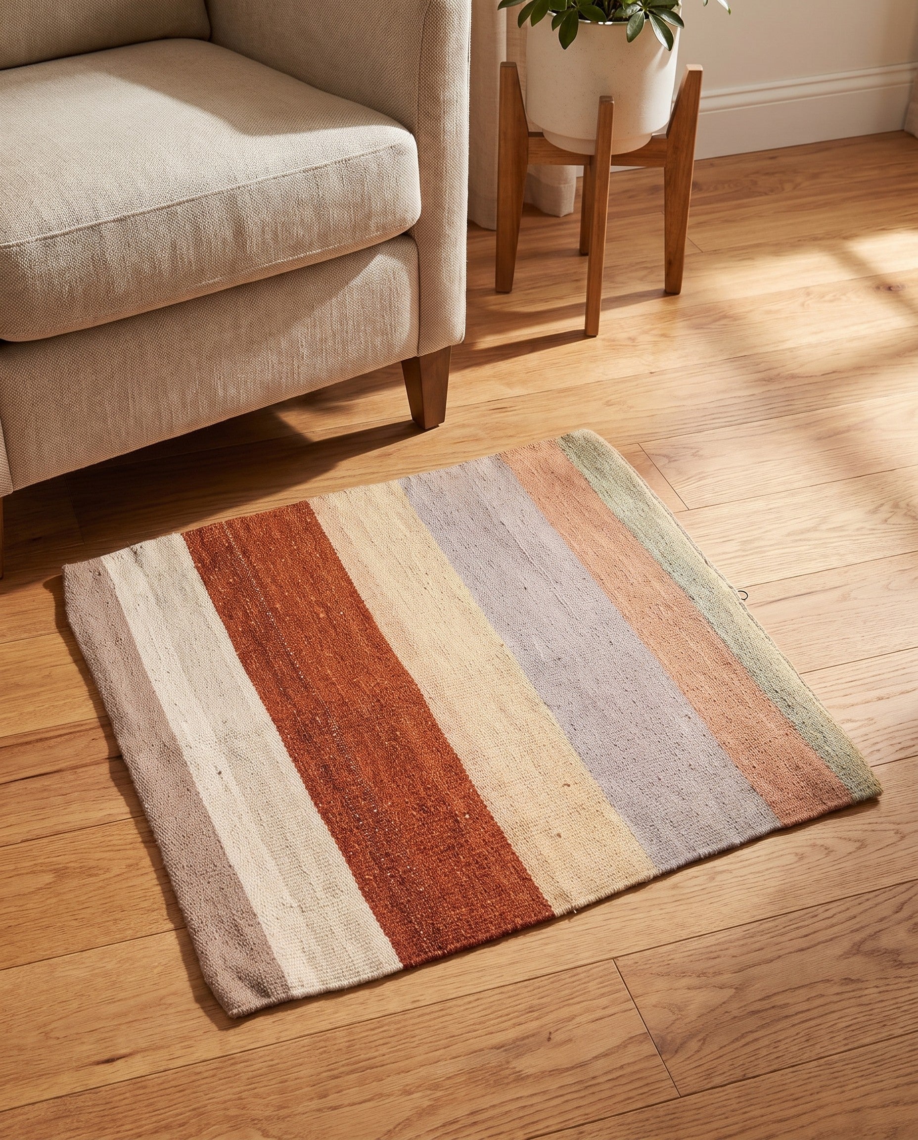 1' 6 x 1' 6 Hand Woven Pillow Wool Square Rug