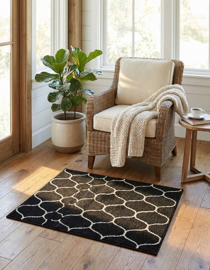 Detail image of  2' 8 x 3' Lattice Frieze Rug