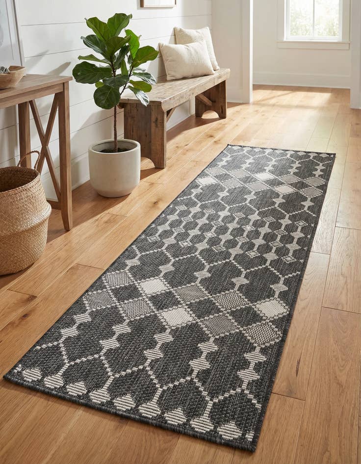 Detail image of 2' x 6'  Washable Trellis Indoor / Outdoor Runner Rug