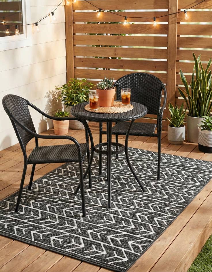 Detail image of 4' x 6'  Washable Sabrina Soto Aston Indoor / Outdoor Rug