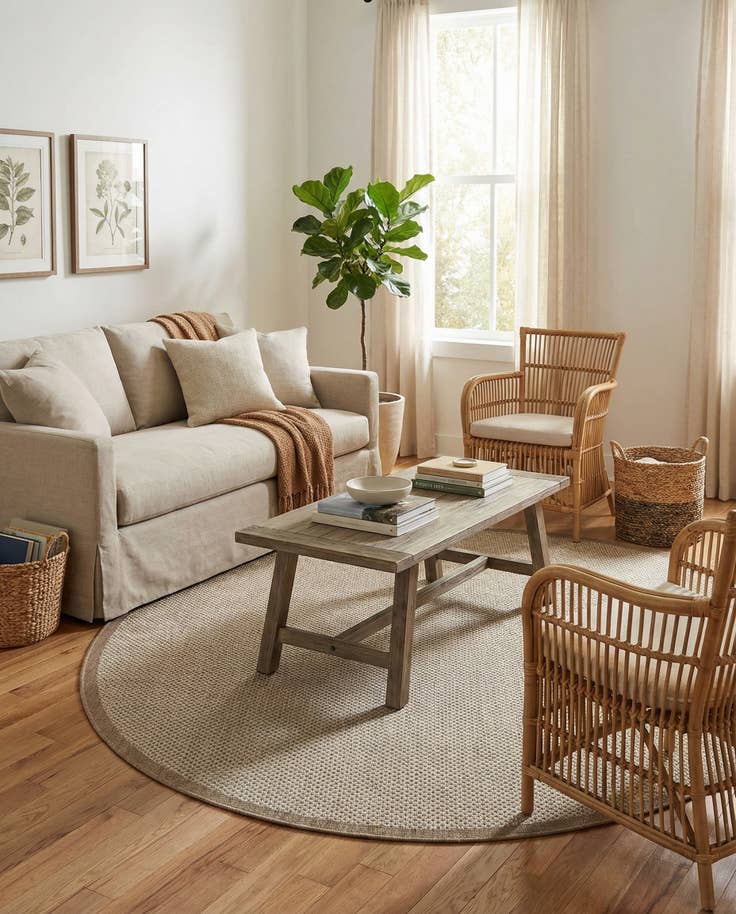 Detail image of 7' 10 x 7' 10 Easy-Clean Border Indoor / Outdoor Round Rug