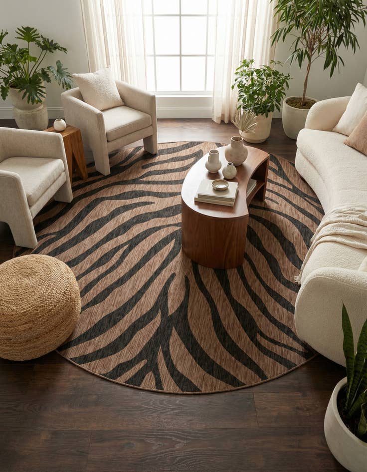 Detail image of 10' x 10'  Washable Safari Indoor / Outdoor Round Rug