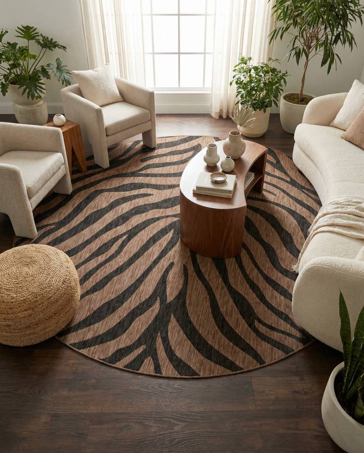 Detail image of 10' x 10' Easy-Clean Safari Indoor / Outdoor Round Rug
