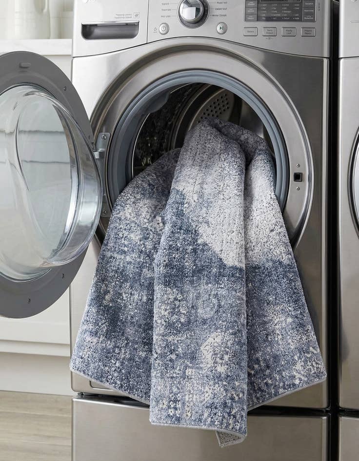 Detail image of 6' x 9'  Washable Yara Rug