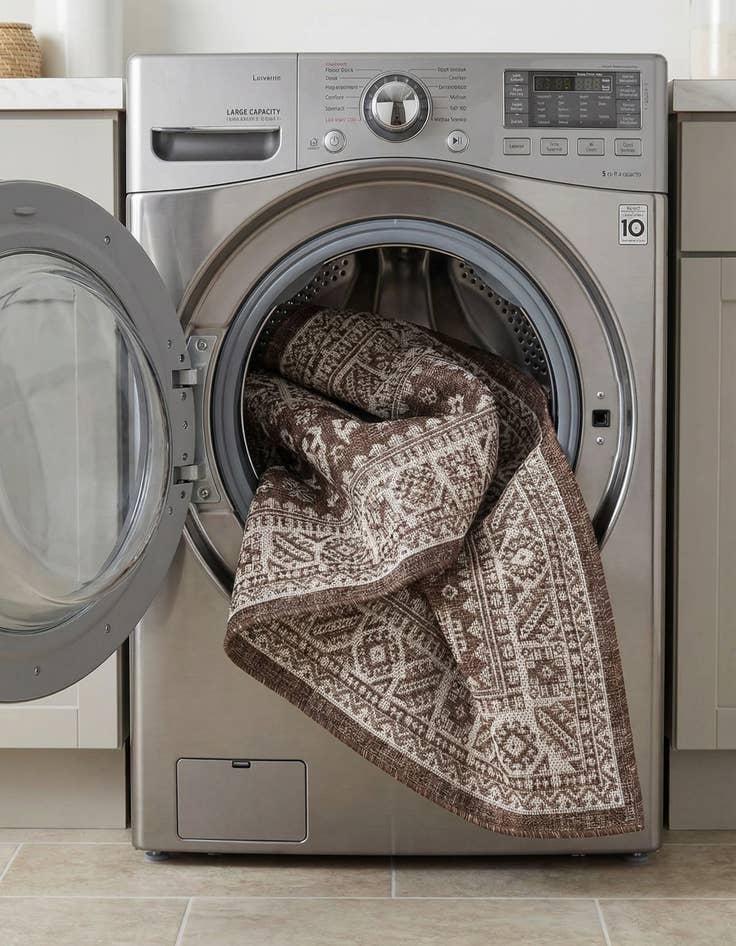 Detail image of 4' x 6'  Washable Aztec Indoor / Outdoor Rug