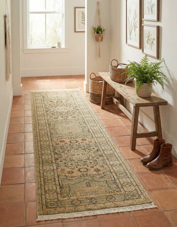 2' 7 x 10' Amina Runner Rug