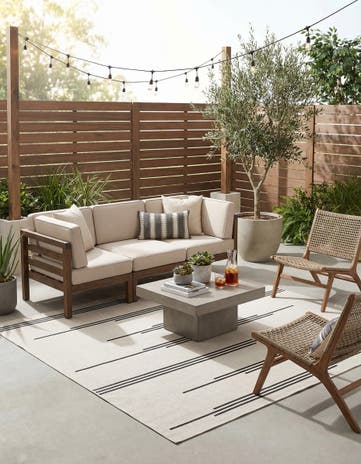 7' 10 x 7' 10 Easy-Clean Modern Indoor / Outdoor Square Rug
