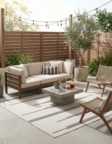 7' 10 x 7' 10 Easy-Clean Modern Indoor / Outdoor Square Rug