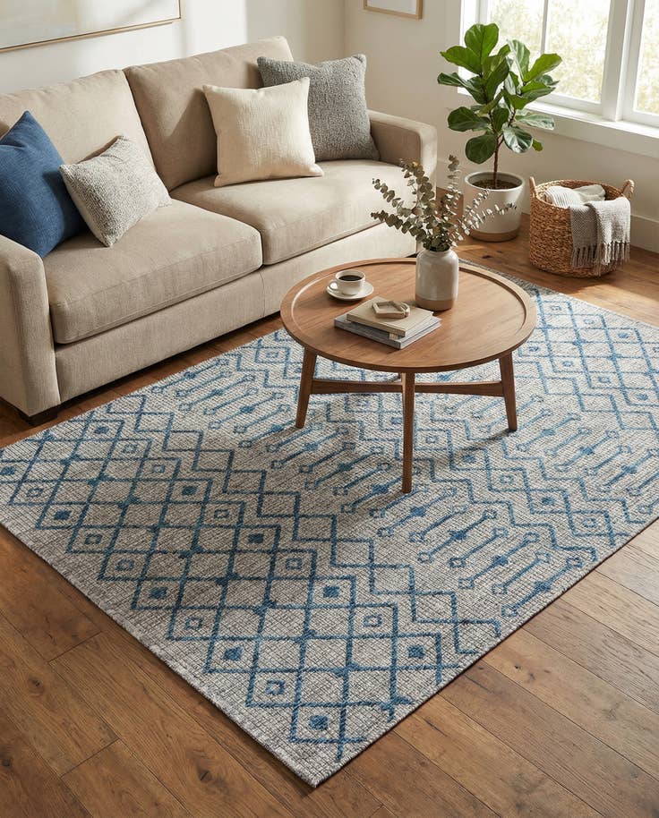 Detail image of 4' x 6' Easy-Clean Trellis Indoor / Outdoor Rug