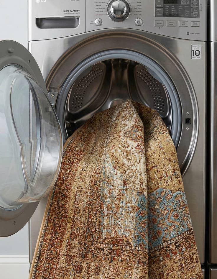 Detail image of 7' 10 x 10'  Washable Traditional Indoor / Outdoor Rug