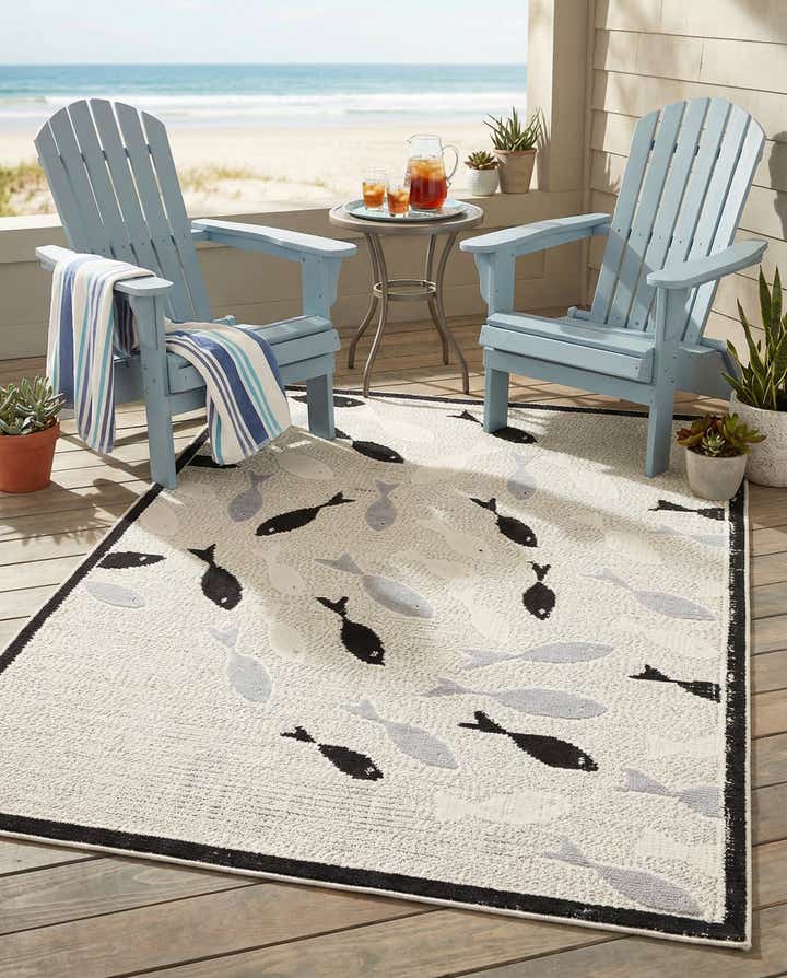 5' 3 x 7' 7 Easy-Clean Indoor / Outdoor Rug