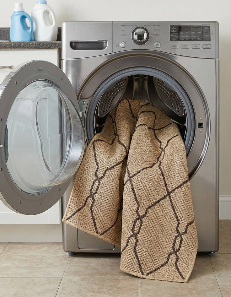 Detail image of 4' x 6'  Washable Trellis Indoor / Outdoor Rug