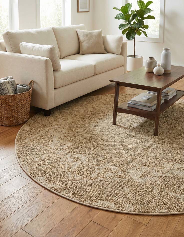Detail image of 5' 3 x 5' 3  Washable Traditional Indoor / Outdoor Round Rug