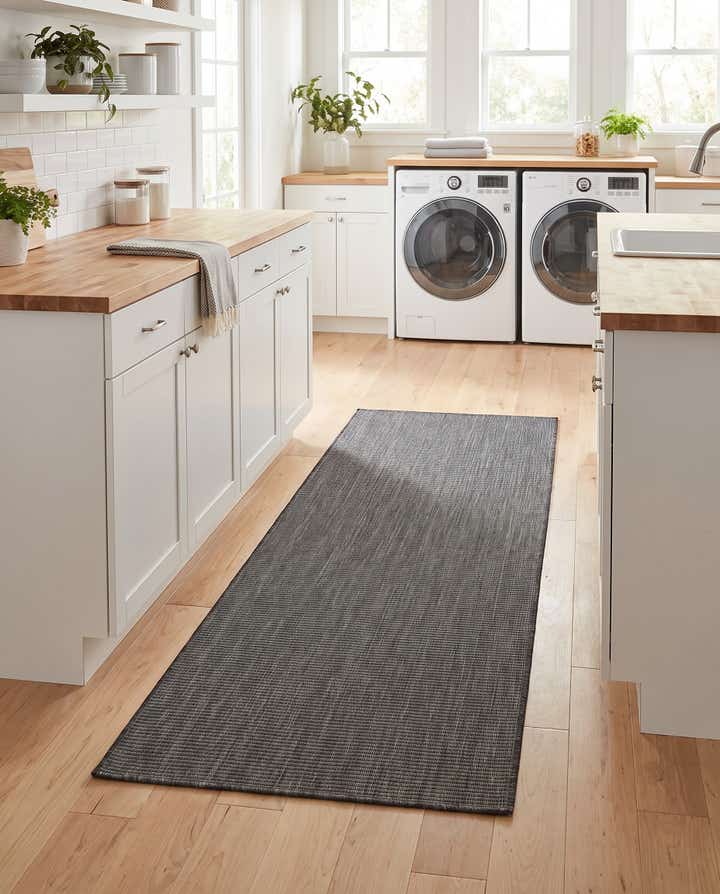 2' x 6' Easy-Clean Solid Indoor / Outdoor Runner Rug