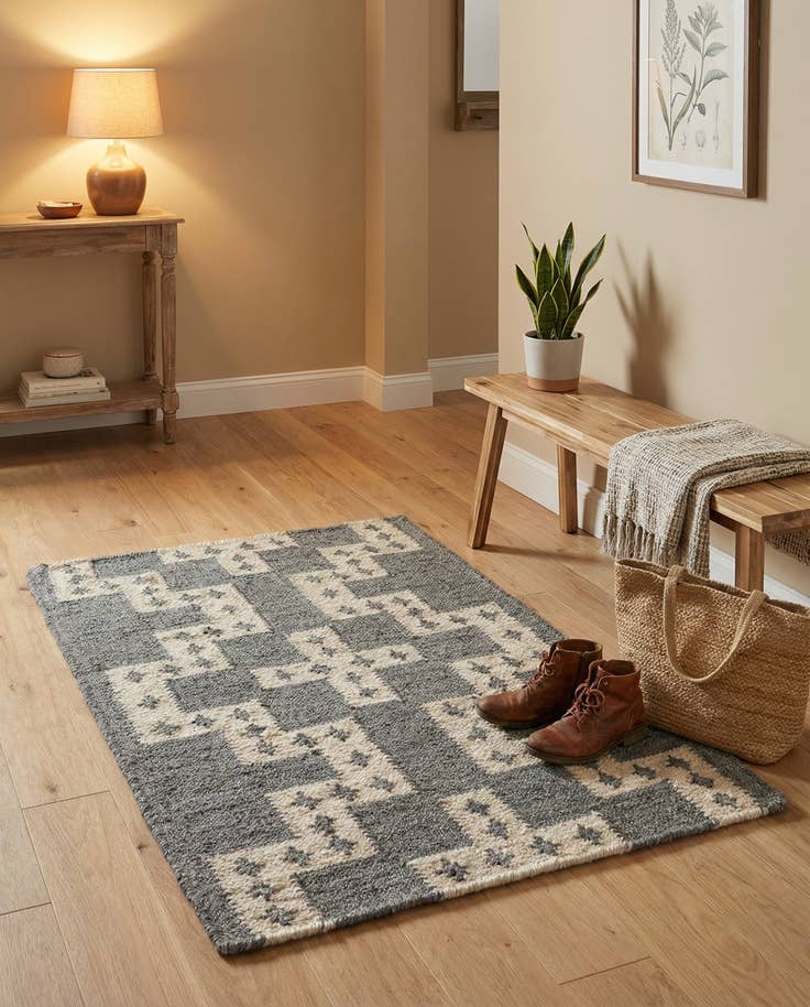 Detail image of 2' x 3' 1 Hand Woven Kilim Wool Rug