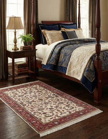 3' x 5' 4 Hand Knotted Isfahan Wool Rug