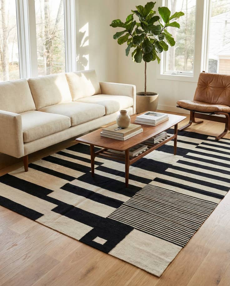 Detail image of 5' 1 x 6' 9 Hand Woven Kilim Modern Wool Rug