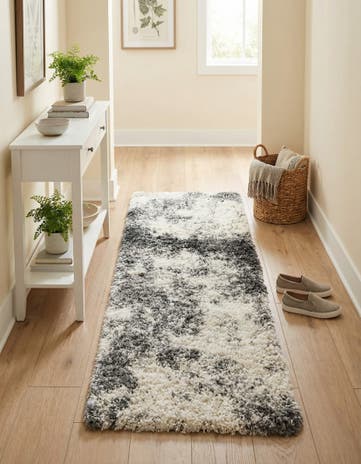 2' x 6' 7 Soft Touch Shag Runner Rug