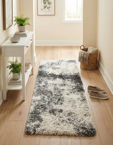 2' x 6' 7 Soft Touch Shag Runner Rug