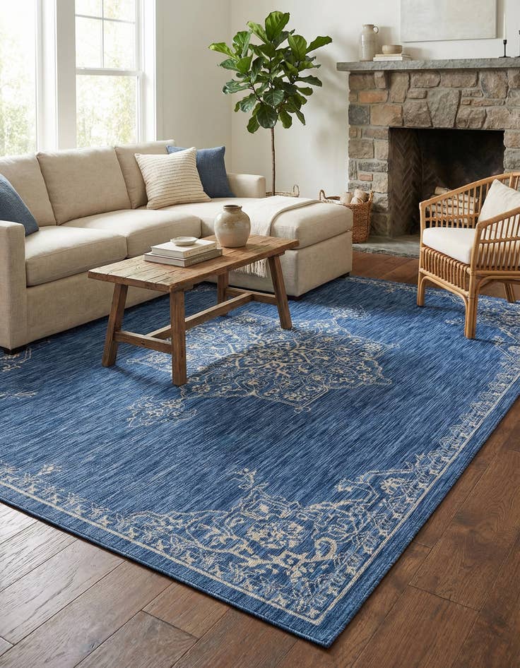 Detail image of 7' 10 x 11'  Washable Traditional Indoor / Outdoor Rug