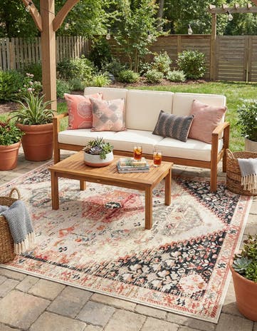 7' 10 x 10' Easy-Clean Traditional Indoor / Outdoor Rug