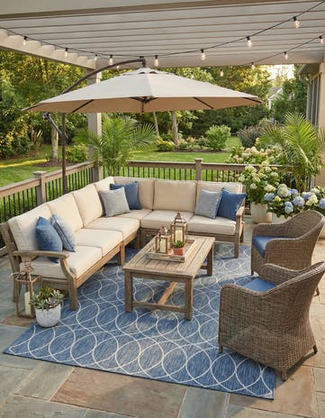 7' 10 x 11' Easy-Clean Lattice Indoor / Outdoor Rug