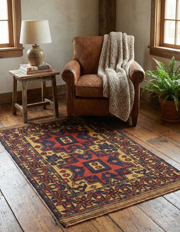 2' 8 x 4' 5 Hand Knotted Sumak Wool Rug