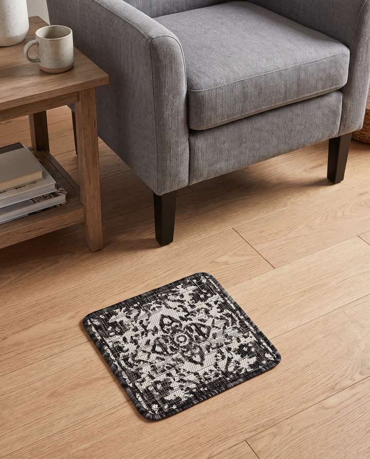 1' 4 x 1' 4 Easy-Clean Jill Zarin Dubai Indoor / Outdoor Sample Rug