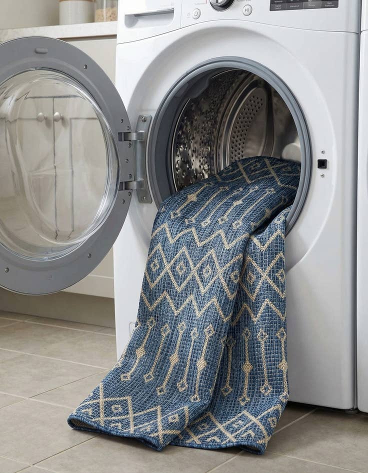 Detail image of 4' x 4'  Washable Trellis Indoor / Outdoor Round Rug