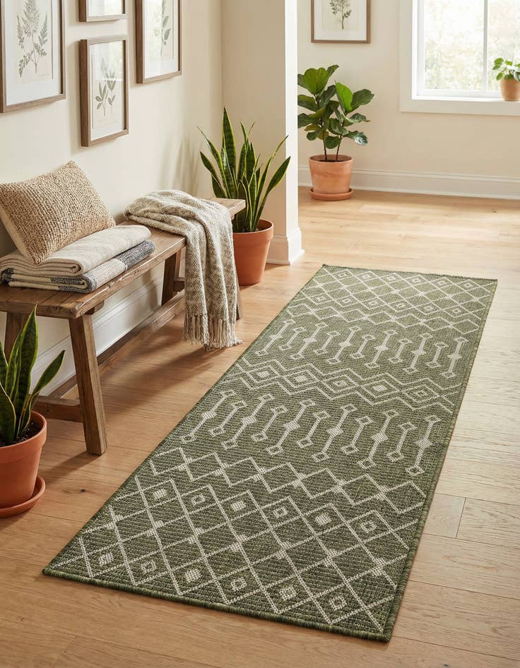 Detail image of  2' x 5'  Washable Lattice Indoor / Outdoor Runner Rug