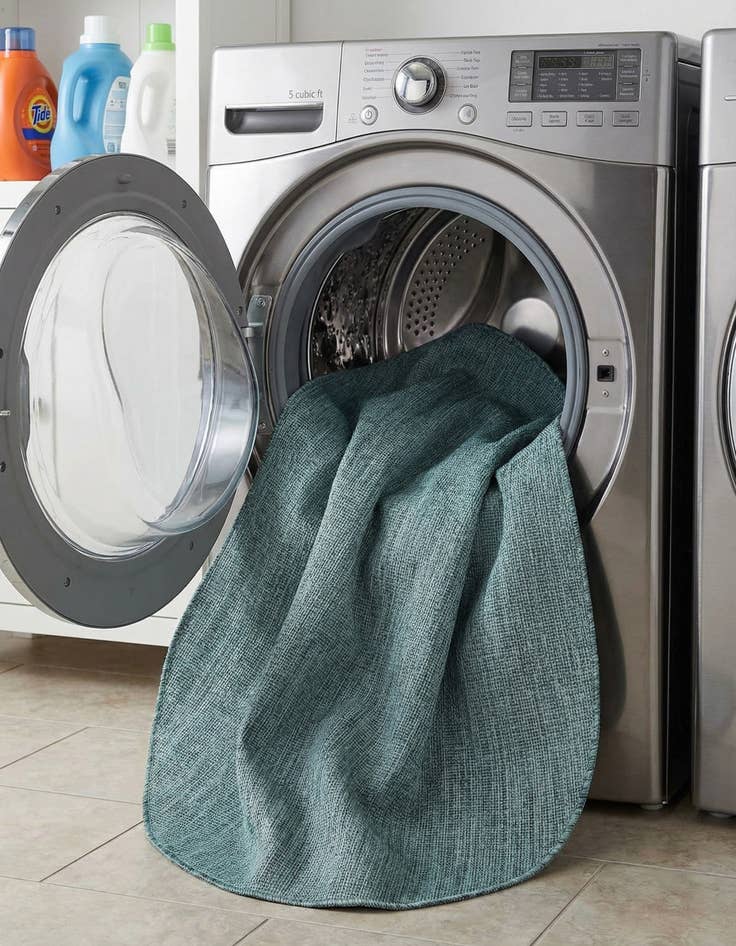 Detail image of 7' 10 x 10'  Washable Solid Indoor / Outdoor Oval Rug