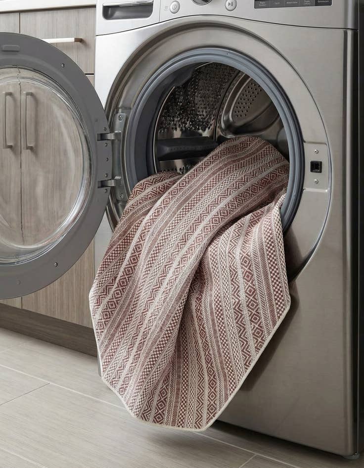 Detail image of 5' 3 x 5' 3  Washable Striped Indoor / Outdoor Octagon Rug