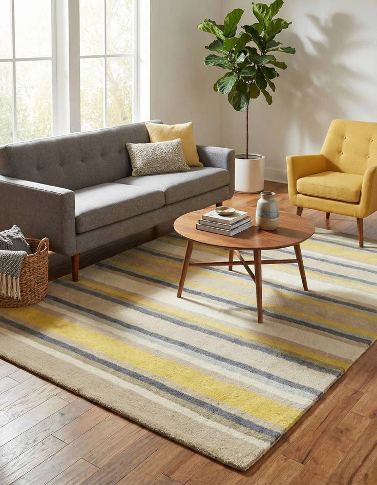 Detail image of 4' x 5' 8 Luna Wool Rug