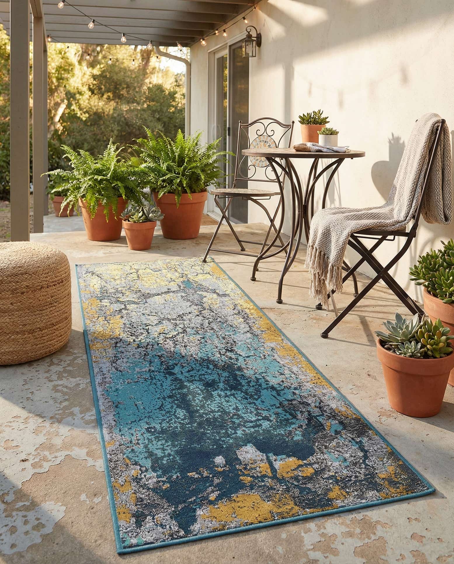 2' x 5' Easy-Clean Modern Indoor / Outdoor Runner Rug
