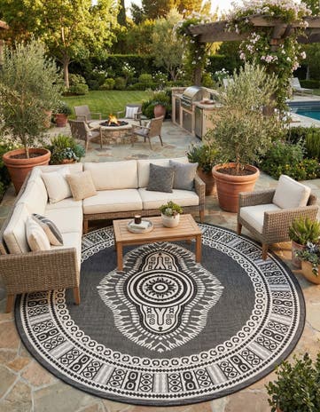12' x 12' Easy-Clean Traditional Indoor / Outdoor Round Rug