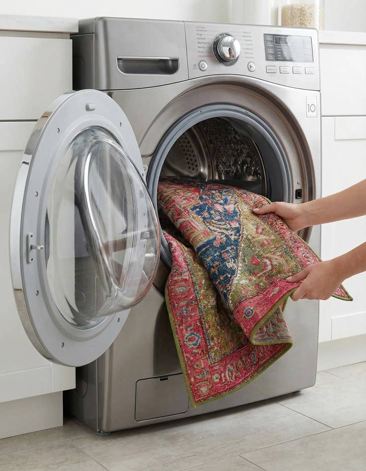 Detail image of 3' 3 x 5' 3  Washable Traditional Indoor / Outdoor Rug