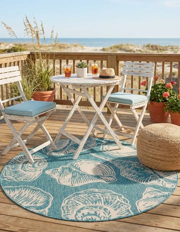 5' 3 x 5' 3 Easy-Clean Coastal Indoor / Outdoor Round Rug