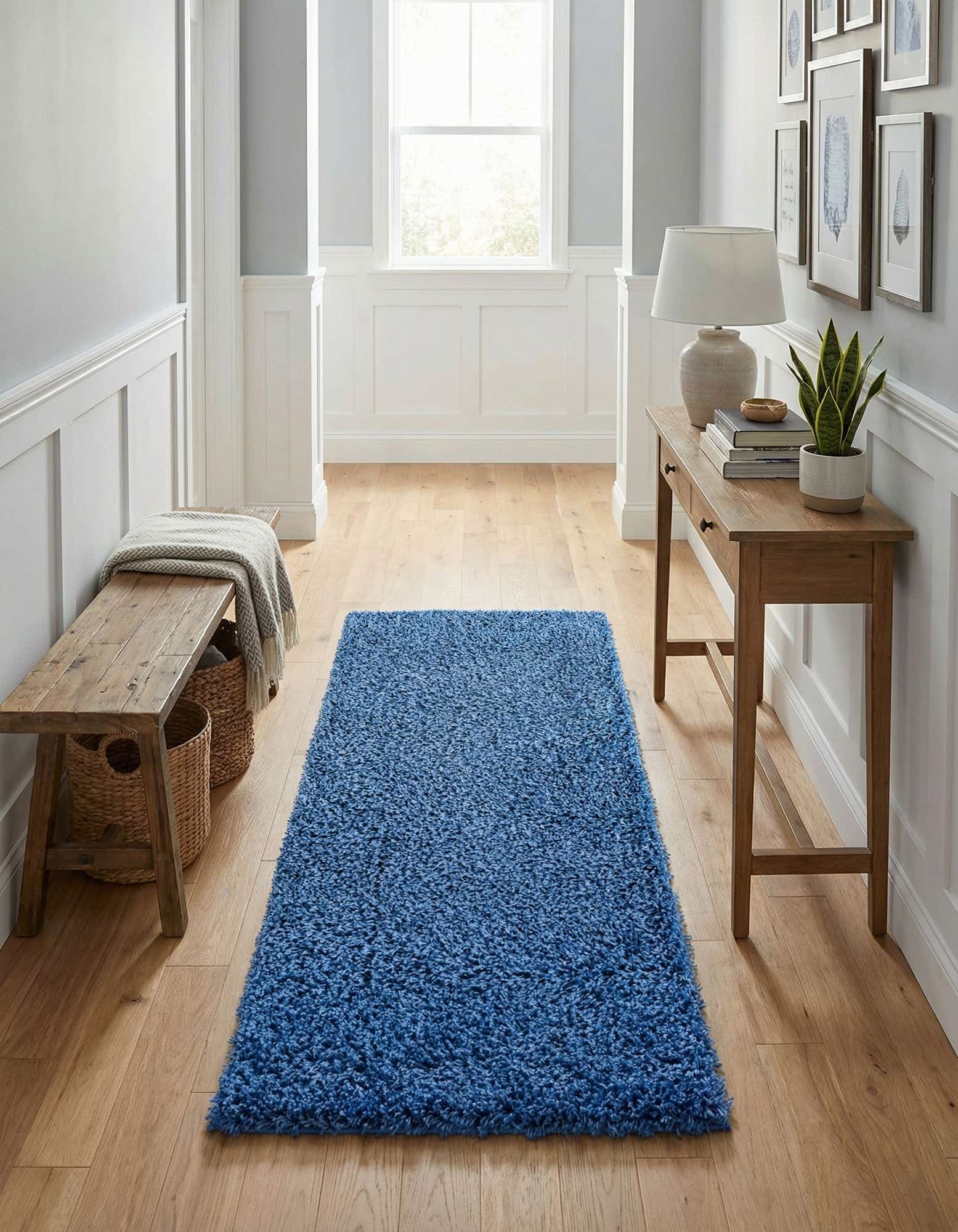 2' 6 x 5' 6 Solid Shag Runner Rug