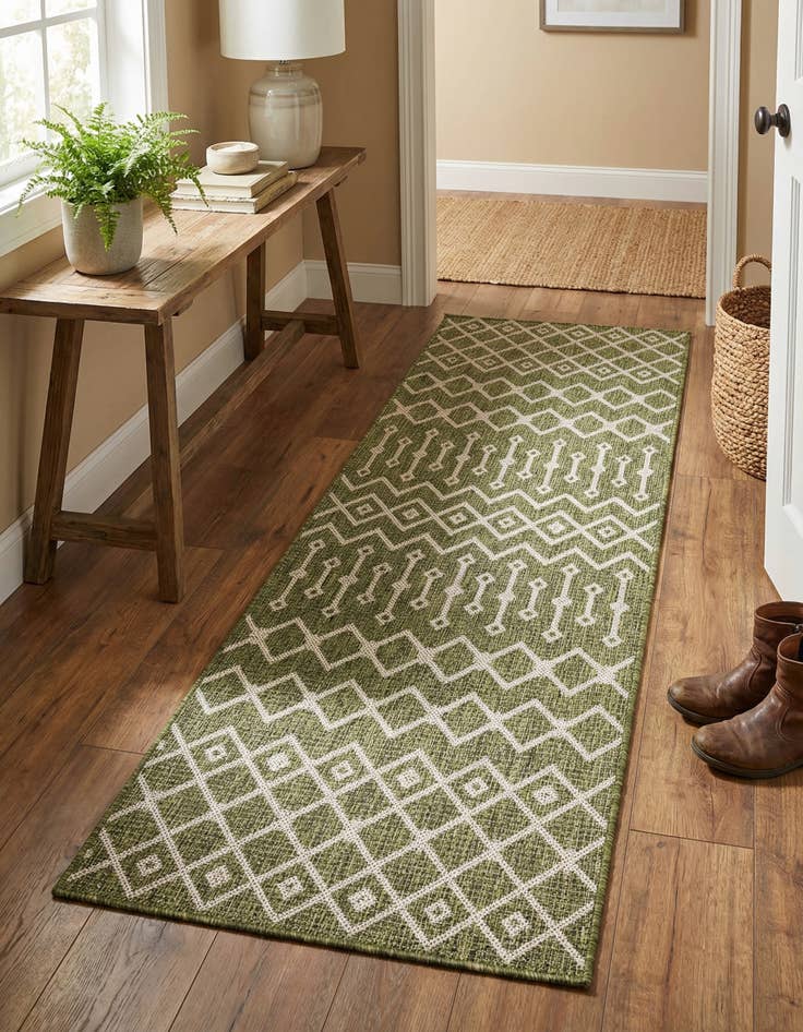 Detail image of 2' x 8'  Washable Trellis Indoor / Outdoor Runner Rug