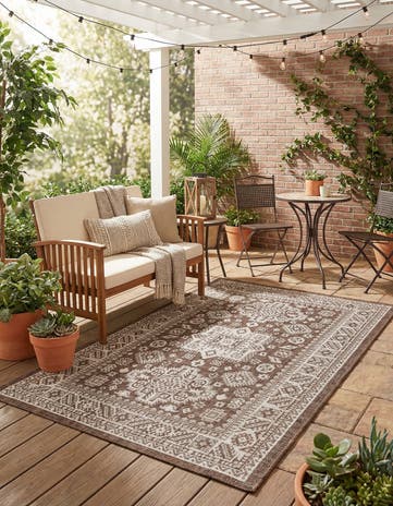 4' x 6' Easy-Clean Aztec Indoor / Outdoor Rug